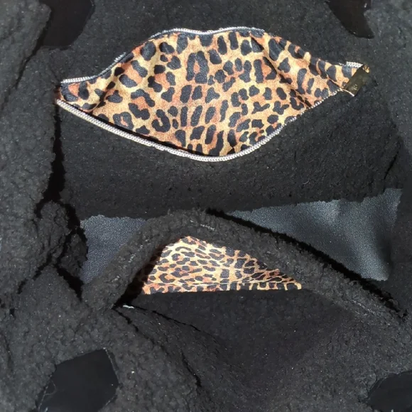 G.I.L.I Reversible Sherpa Tote Black Bag / Matching Sherpa Pouch Asking Only $45 - Picture 10 of 13